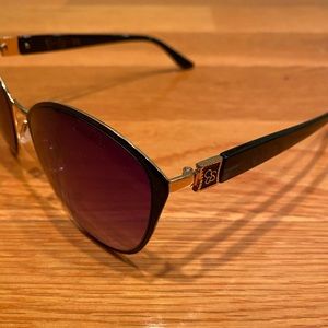 Jessica Simpson sunglasses